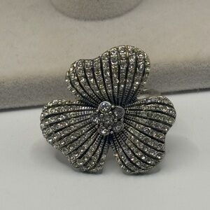Vintage Large Pavé Crystal Flower stretch Statement Ring Silver-Tone Cocktail